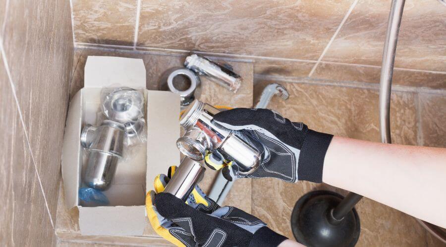 Professional gutter cleaning in Lee, IL